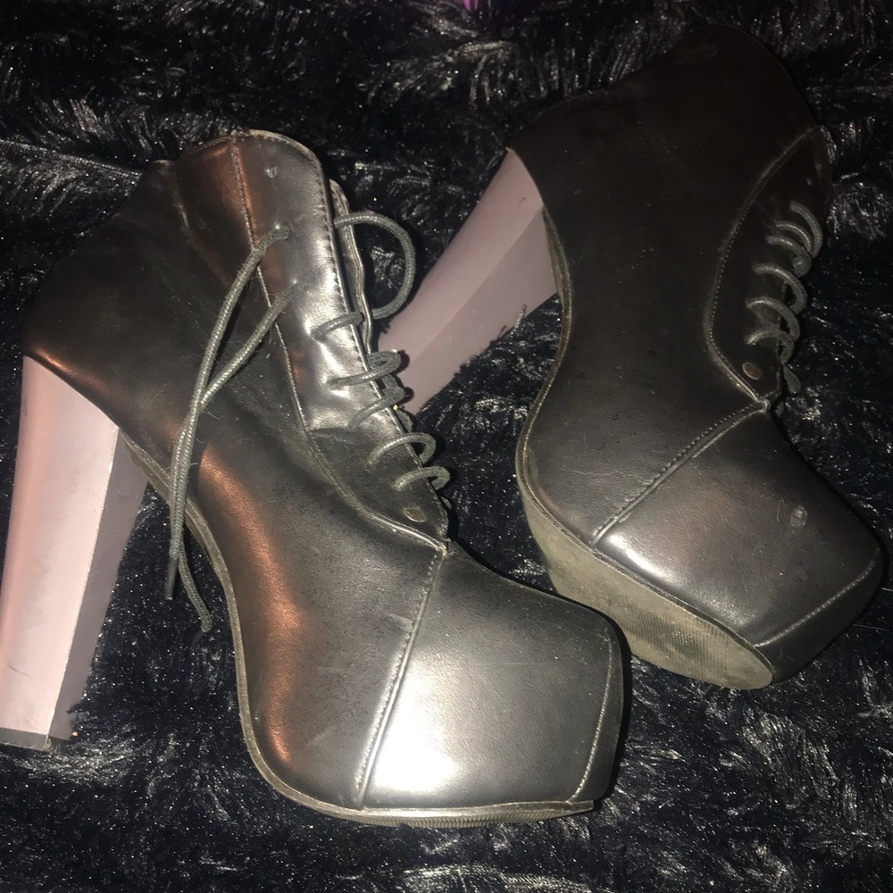 Boots black